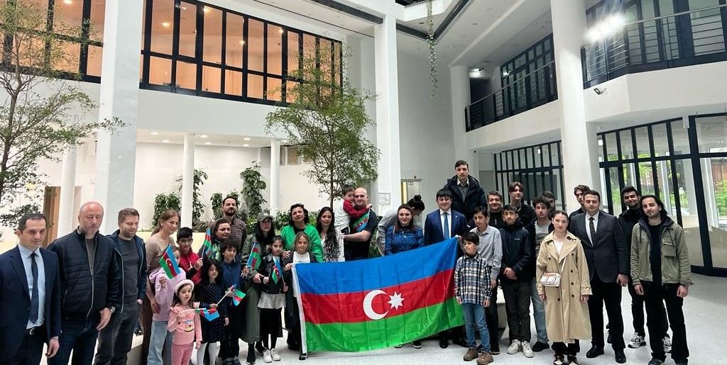 Председатель комитета побывал в азербайджанской воскресной школе в Берлине