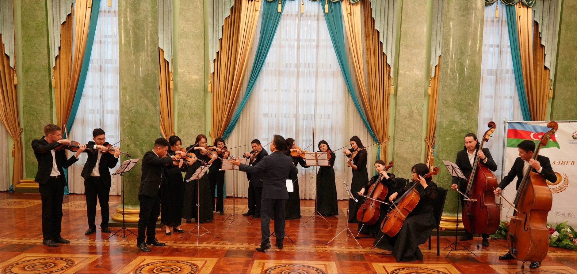 B Бишкеке состоялся торжественный концерт по случаю 100-летнего юбилея Гейдара Алиева 