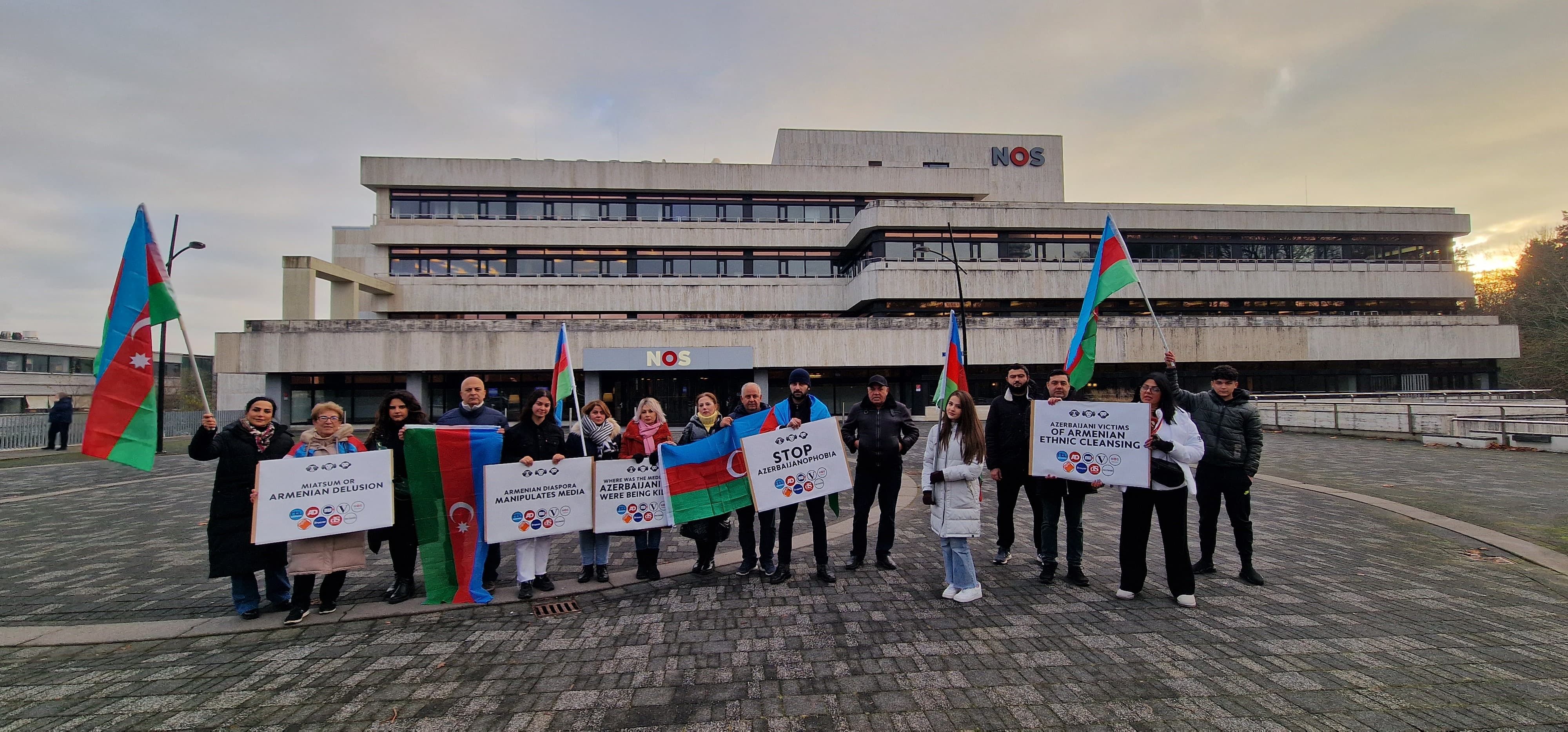 Aзербайджанская община провела в Гааге акцию протеста против нидерландских медиа 