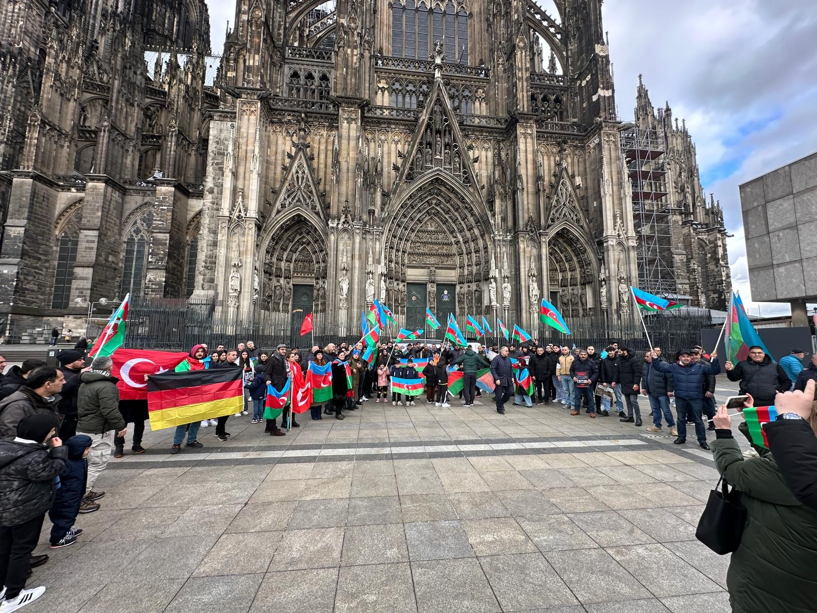 A protest action related to the 32nd anniversary of the Khojaly genocide was held in front of Cologne Cathedral