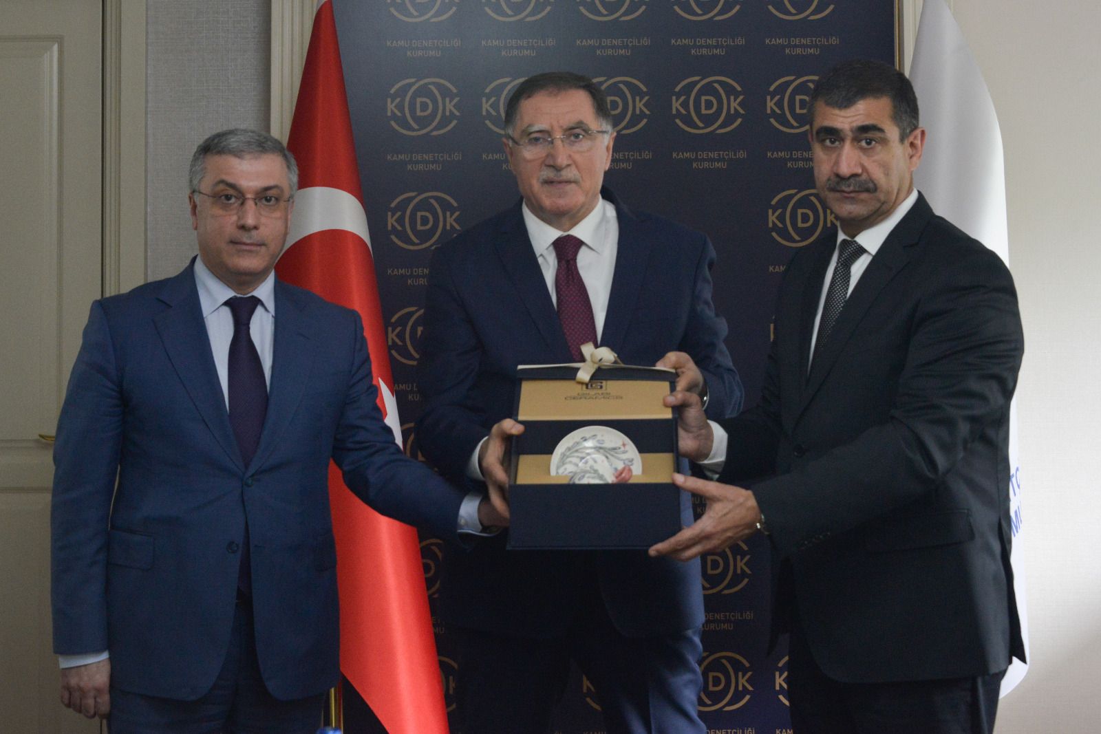 Dövlət Komitəsinin və ADDF-nin əməkdaşları Türkiyənin Baş Ombudsmanı ilə görüşüb