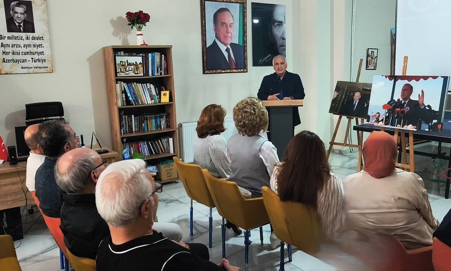 İğdır Azərbaycan Evində Ümummilli Lider Heydər Əliyev anılıb