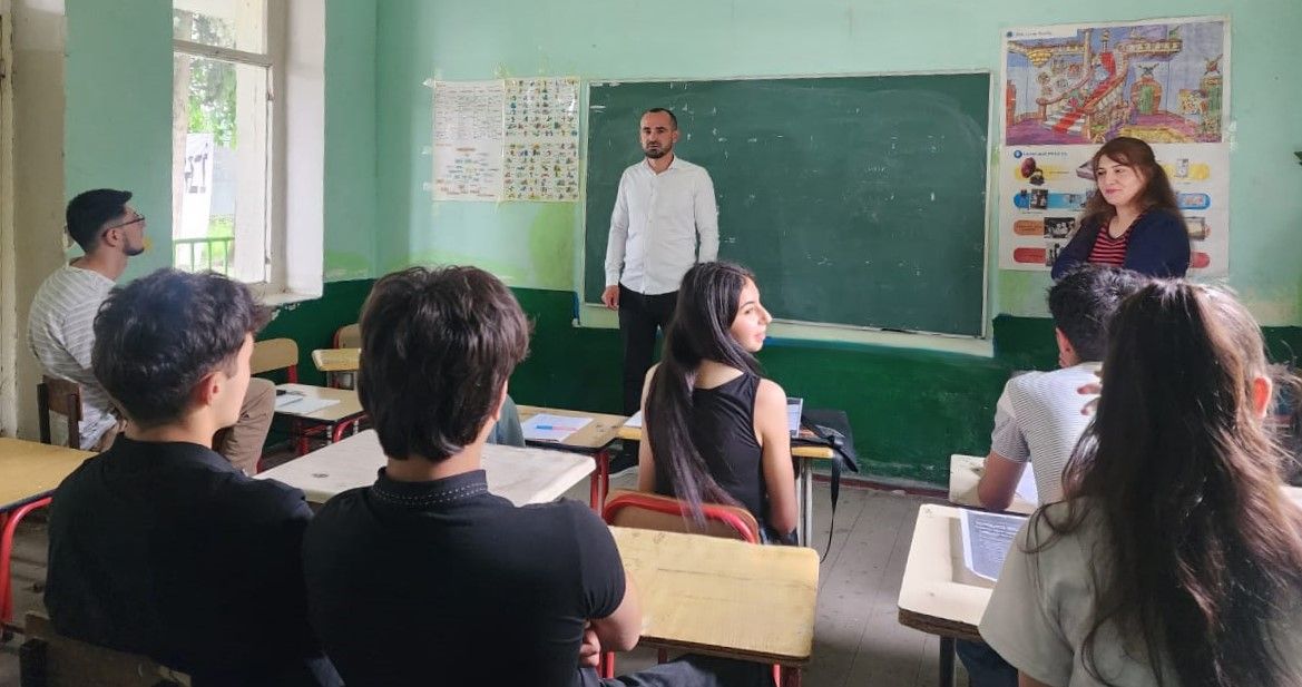 Laqodexidə Ulu Öndər Heydər Əliyevə həsr olunmuş dərs keçirilib