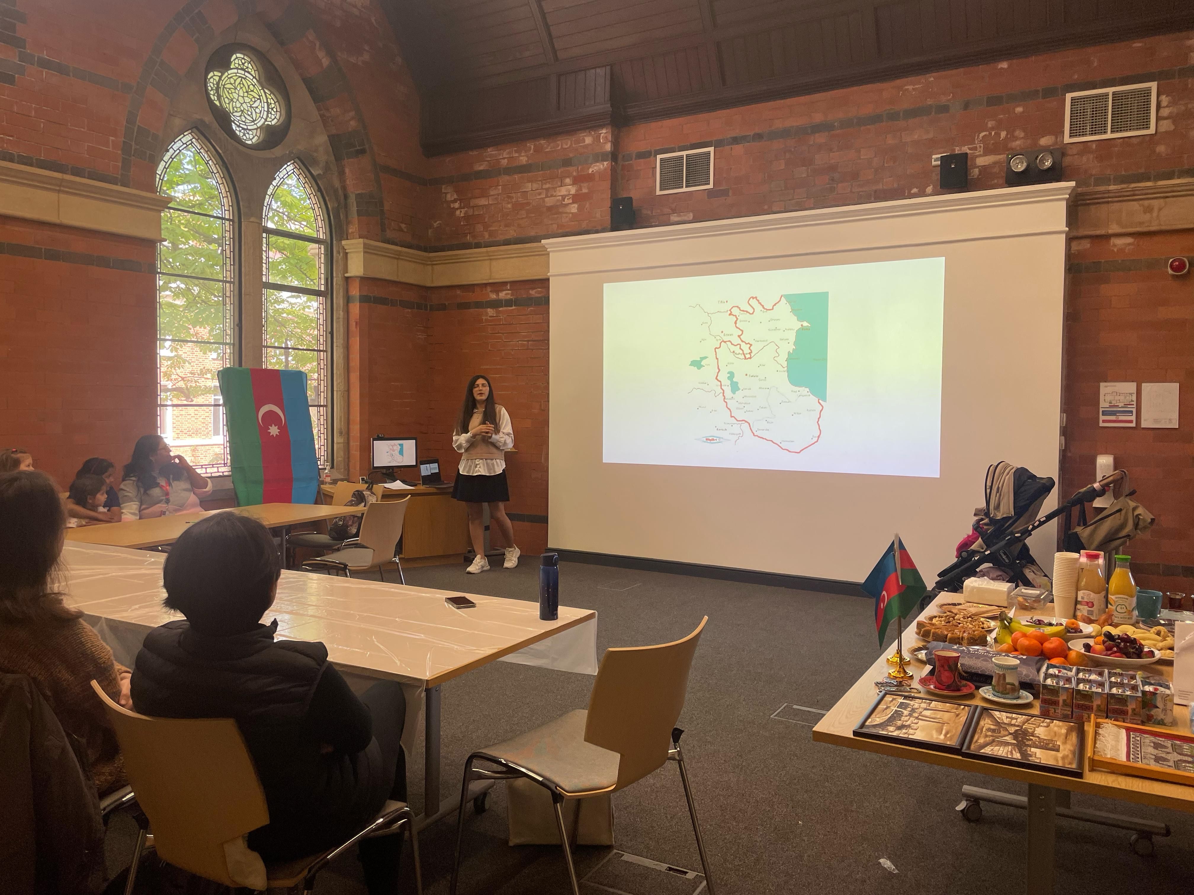 Belfast Kraliça Universitetində “Azərbaycanı kəşf et” adlı tədbir keçirilib