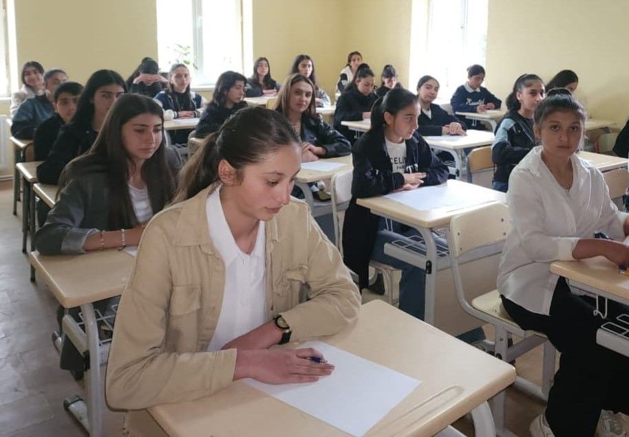 Dmanisidə “Ana dilimiz – varlığımızdır!” mövzusunda inşa müsabiqəsi keçirilib