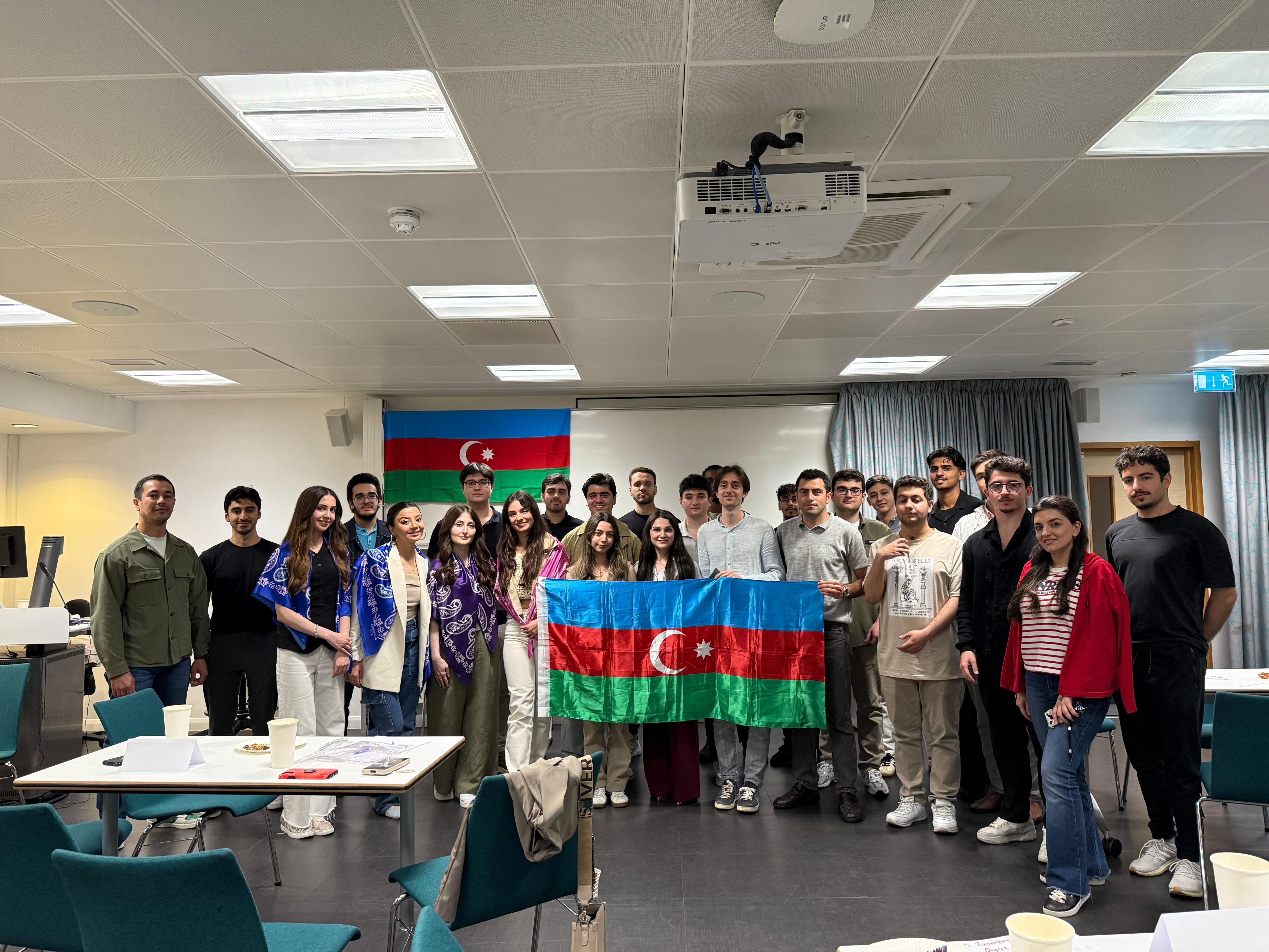 London Universitet Kollecində 28 May – Müstəqillik Günü münasibətilə breyn rinq keçirilib