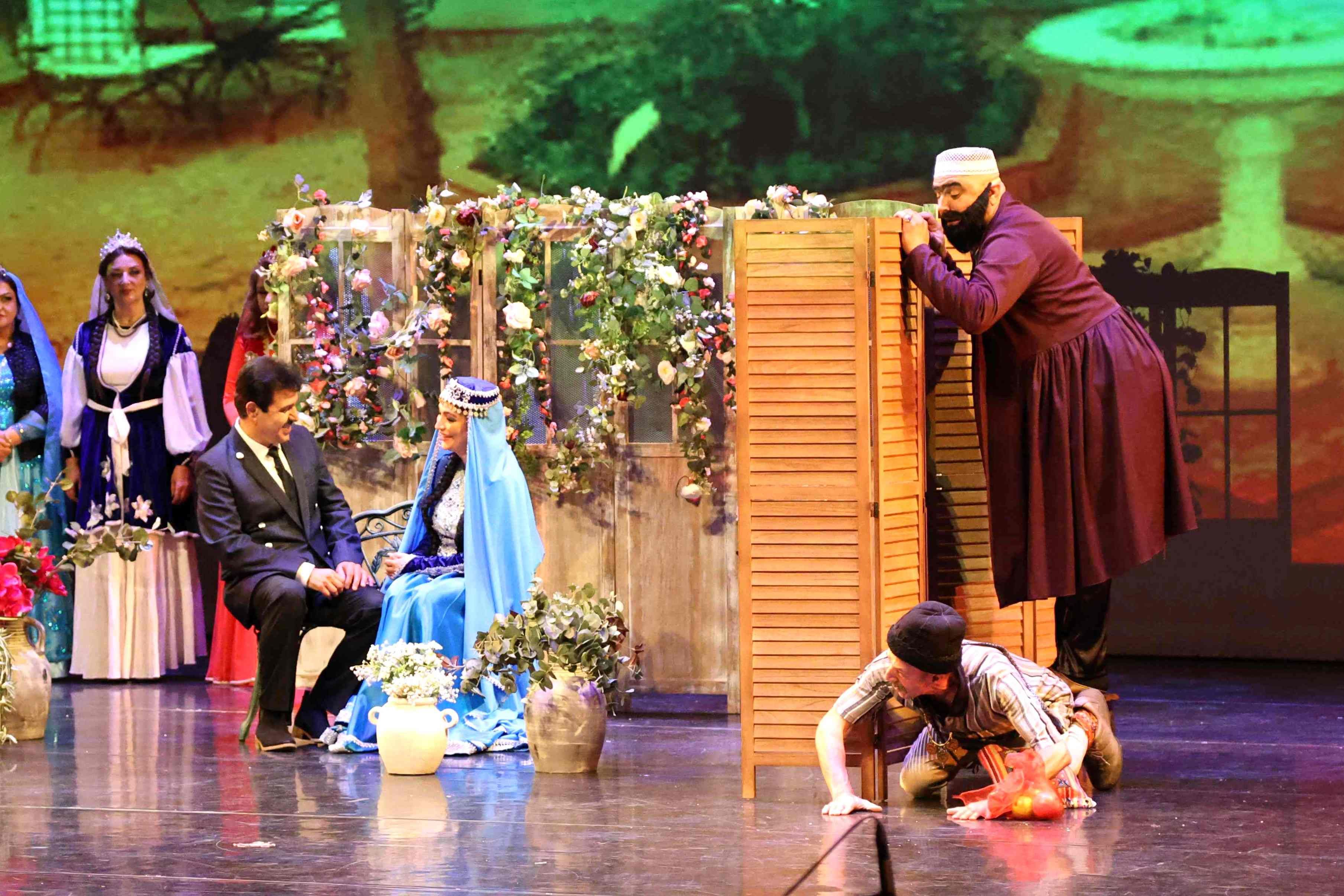 The operetta “O olmasın, bu olsun” (“If Not That One, Then This One”) was staged in Canada