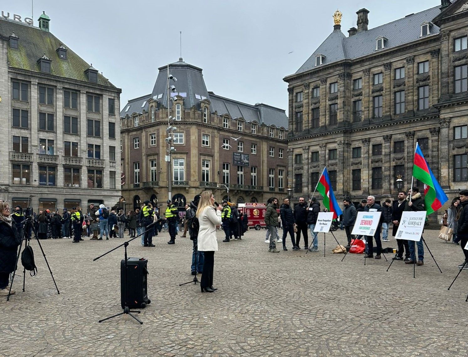 Призыв “Справедливость к Ходжалы!" в центре Амстердама