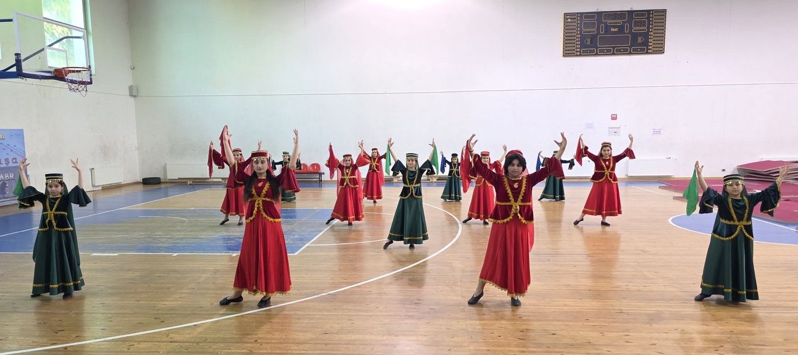 GAİM-də milli rəqs dərsləri davam edir