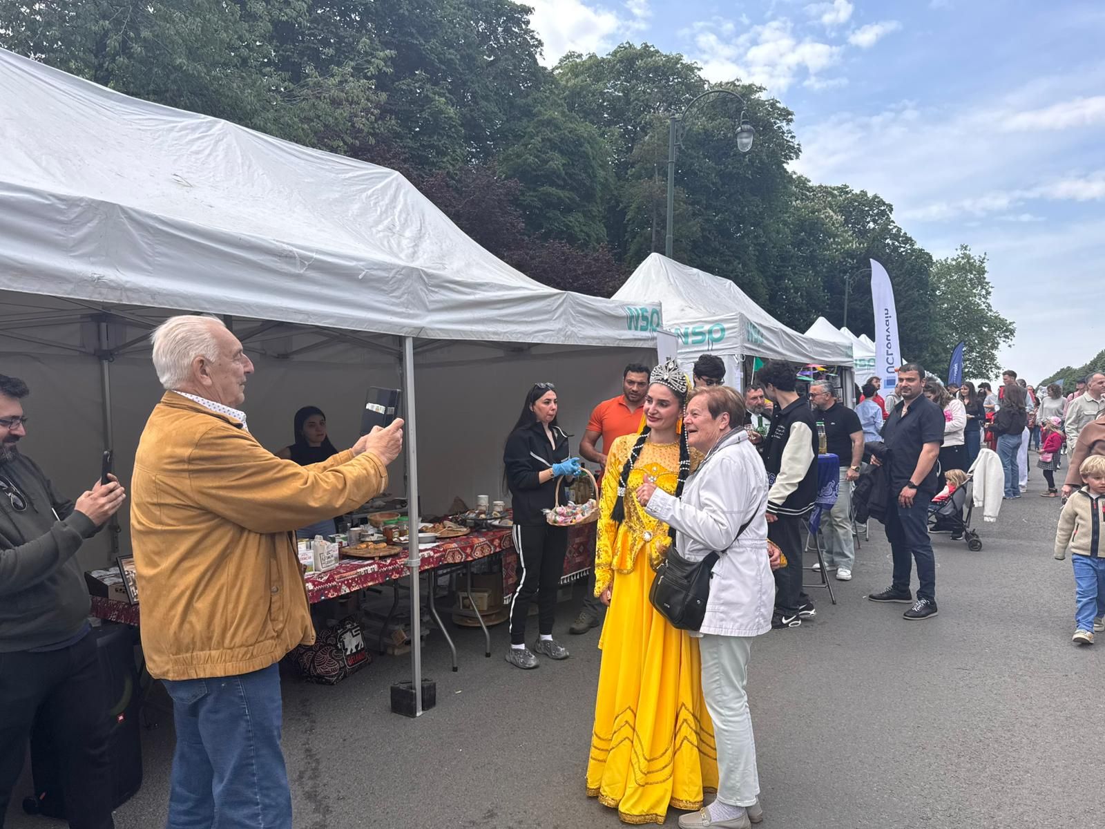 Brüsseldə “Tervuren” festivalında Azərbaycan stendi qurulub